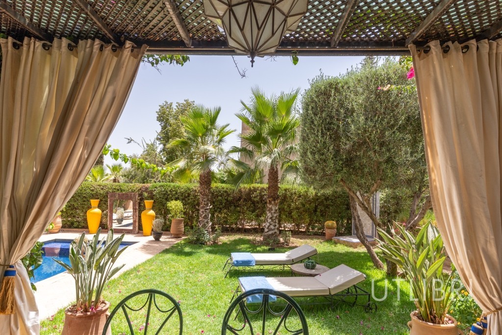 Extraordinary villa, Road to Fes