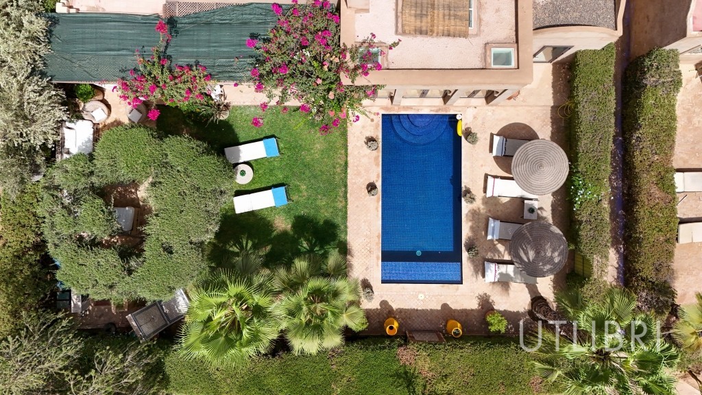 Extraordinary villa, Road to Fes