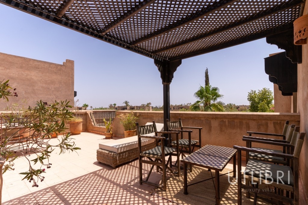 Extraordinary villa, Road to Fes