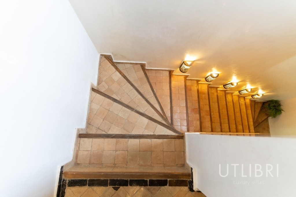 Extraordinary villa, Road to Fes