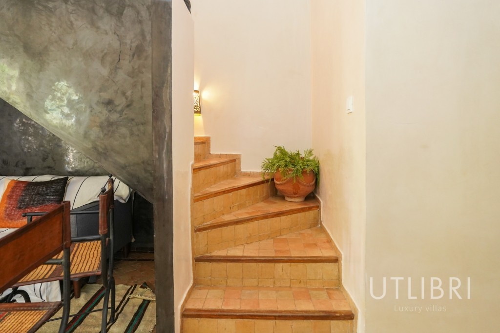 Extraordinary villa, Road to Fes