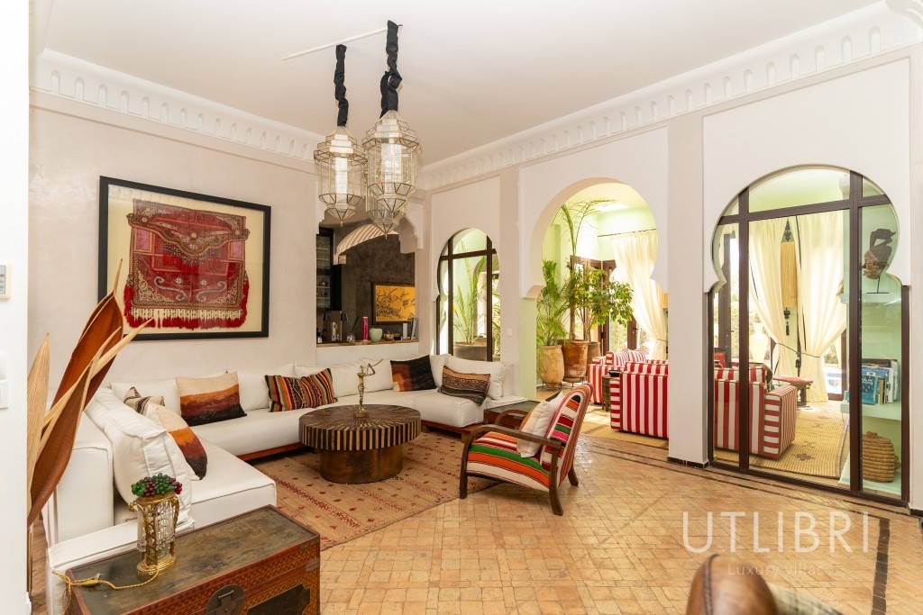 Extraordinary villa, Road to Fes