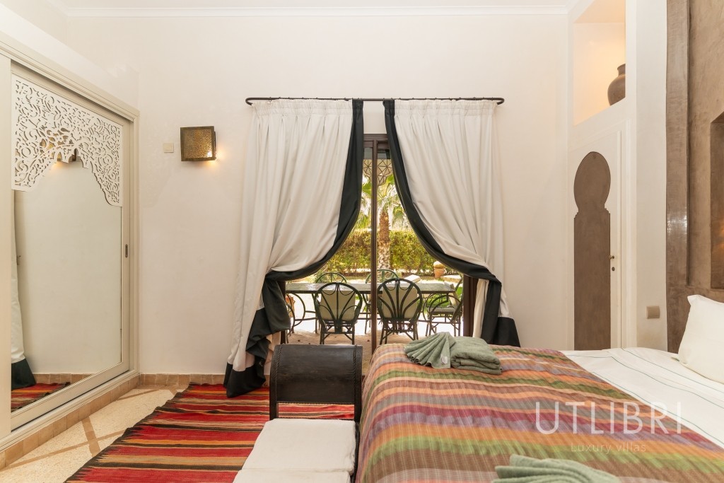 Extraordinary villa, Road to Fes