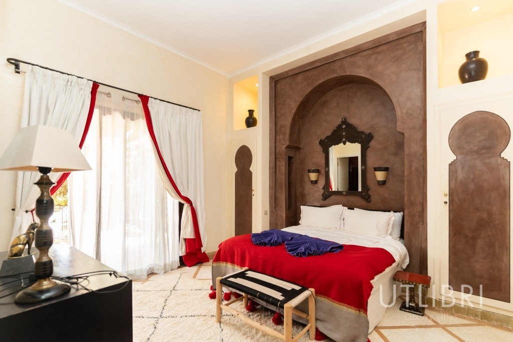 Extraordinary villa, Road to Fes