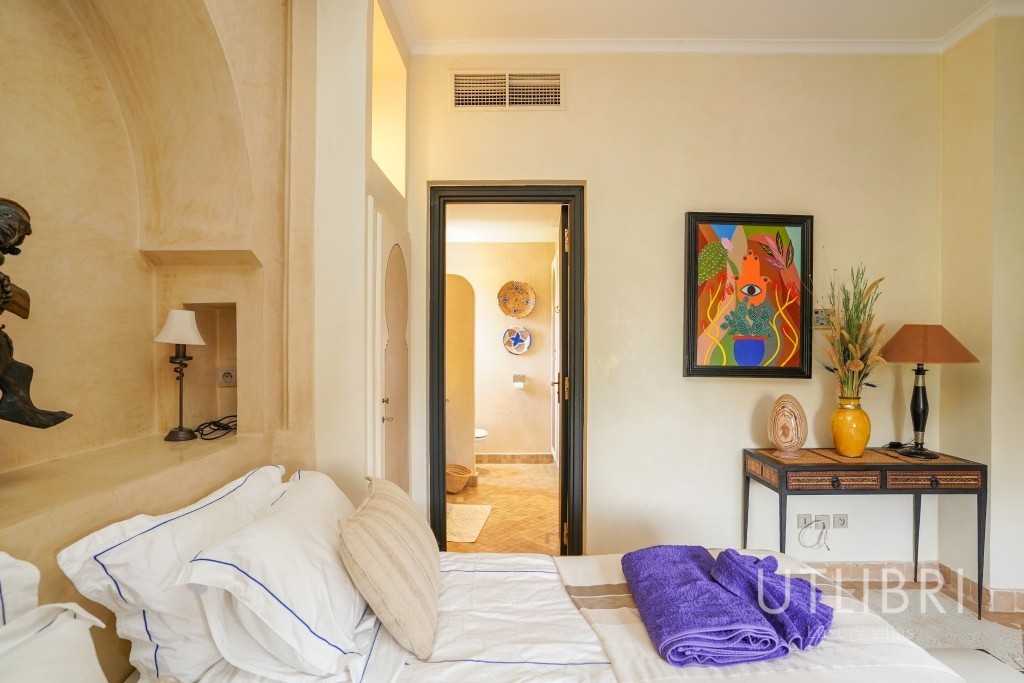 Extraordinary villa, Road to Fes