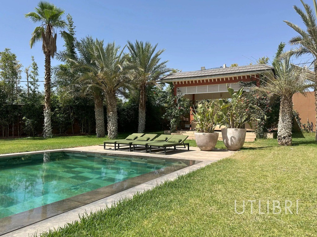 Extraordinary villa, Royal Palm and around