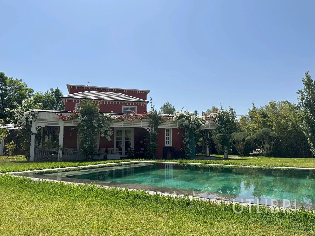 Extraordinary villa, Royal Palm and around