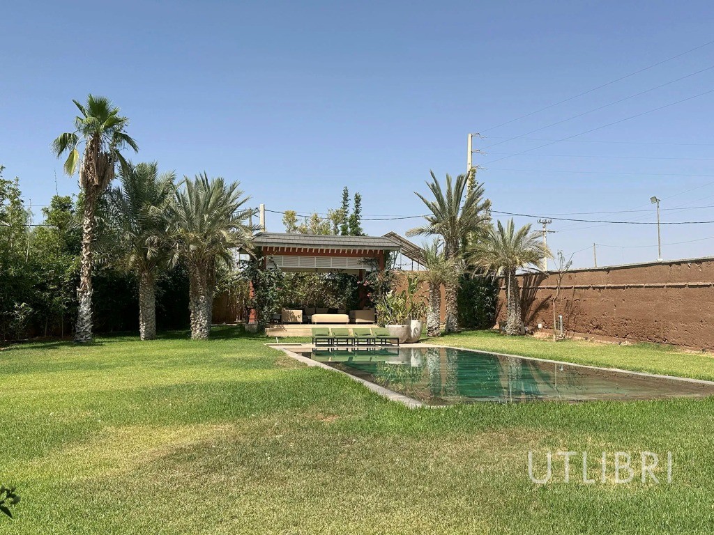 Extraordinary villa, Royal Palm and around