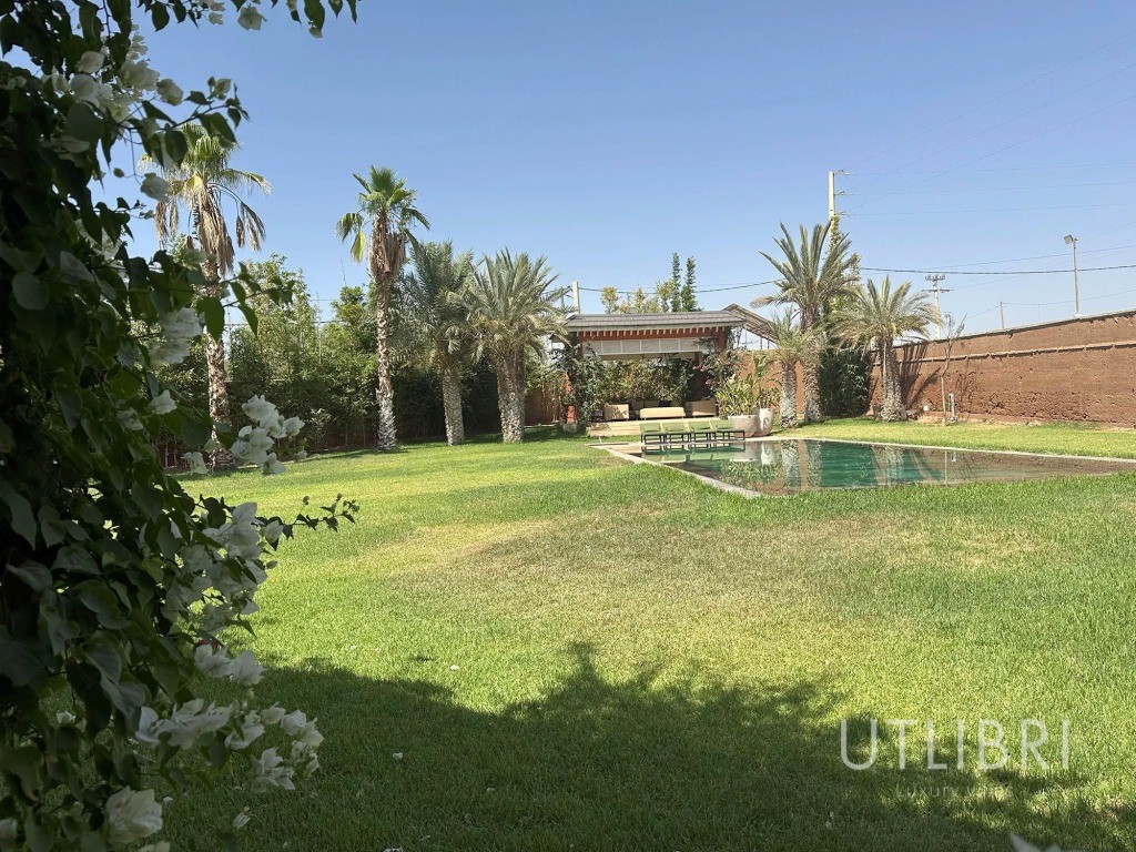 Extraordinary villa, Royal Palm and around