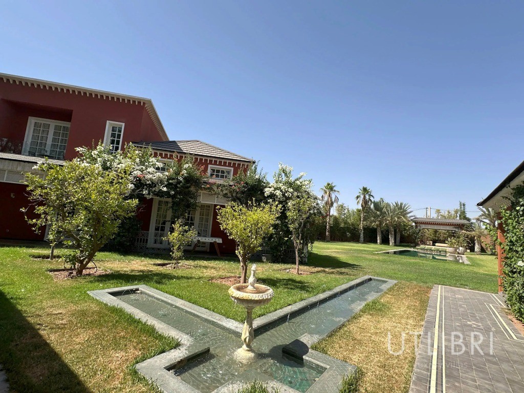 Extraordinary villa, Royal Palm and around