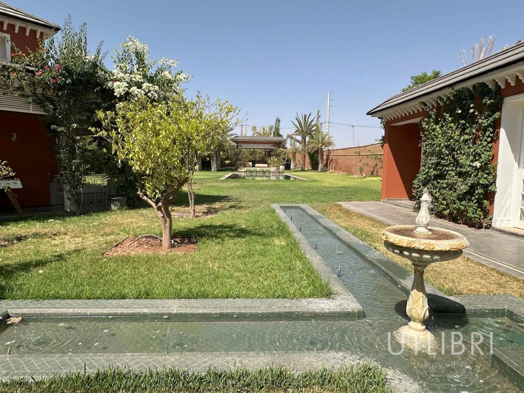 Extraordinary villa, Royal Palm and around