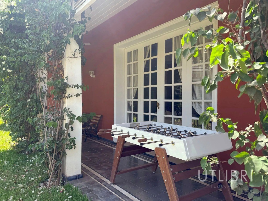 Extraordinary villa, Royal Palm and around