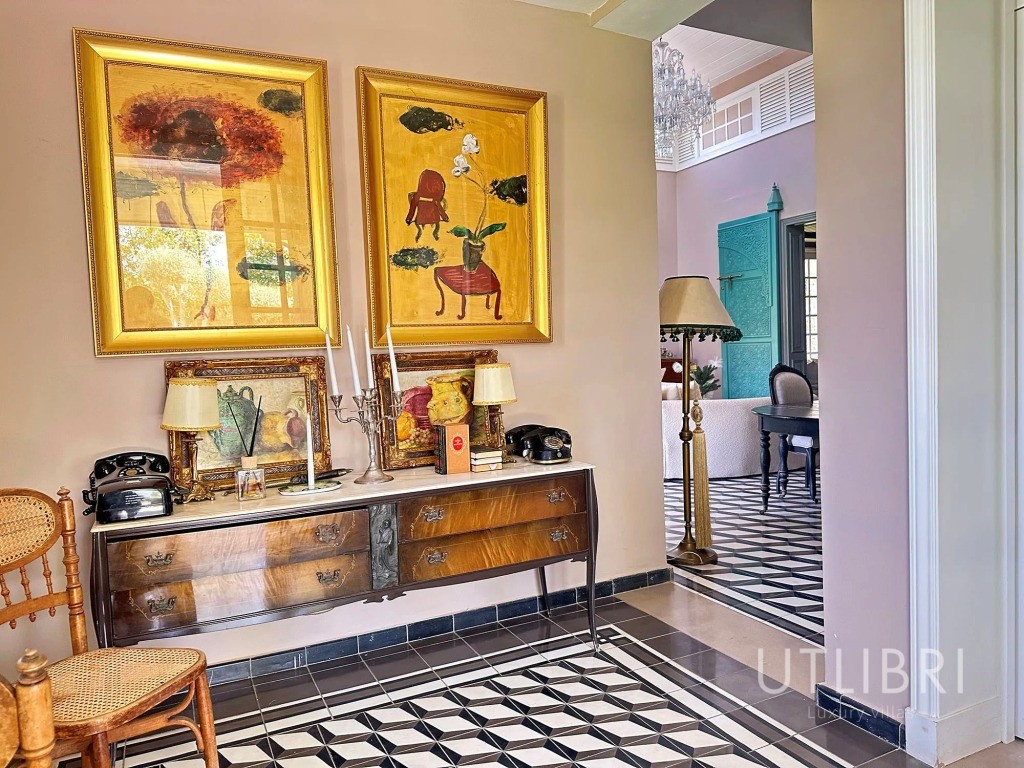 Extraordinary villa, Royal Palm and around