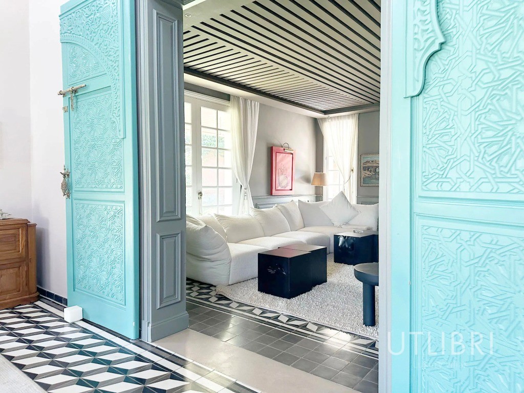 Extraordinary villa, Royal Palm and around