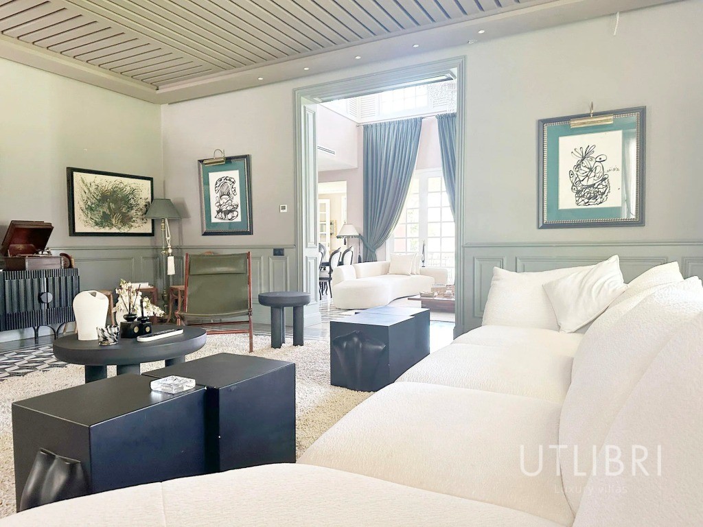 Extraordinary villa, Royal Palm and around