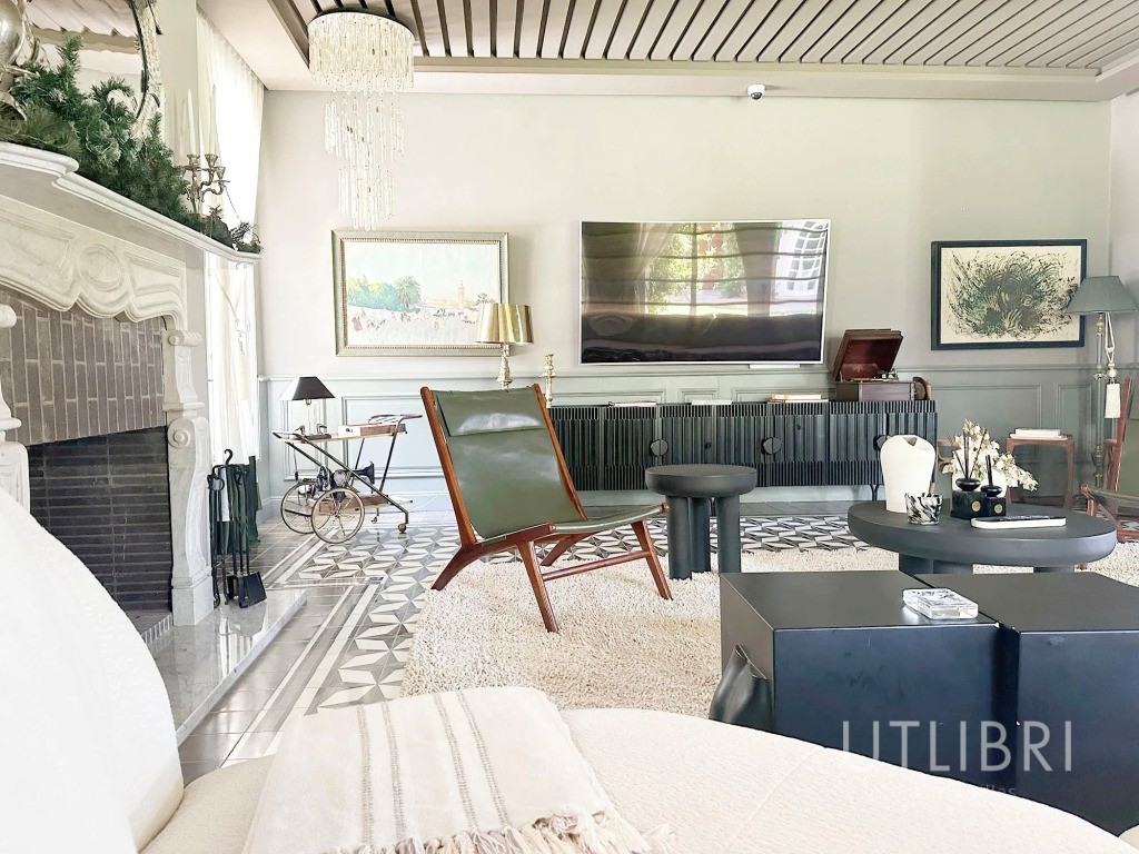 Extraordinary villa, Royal Palm and around