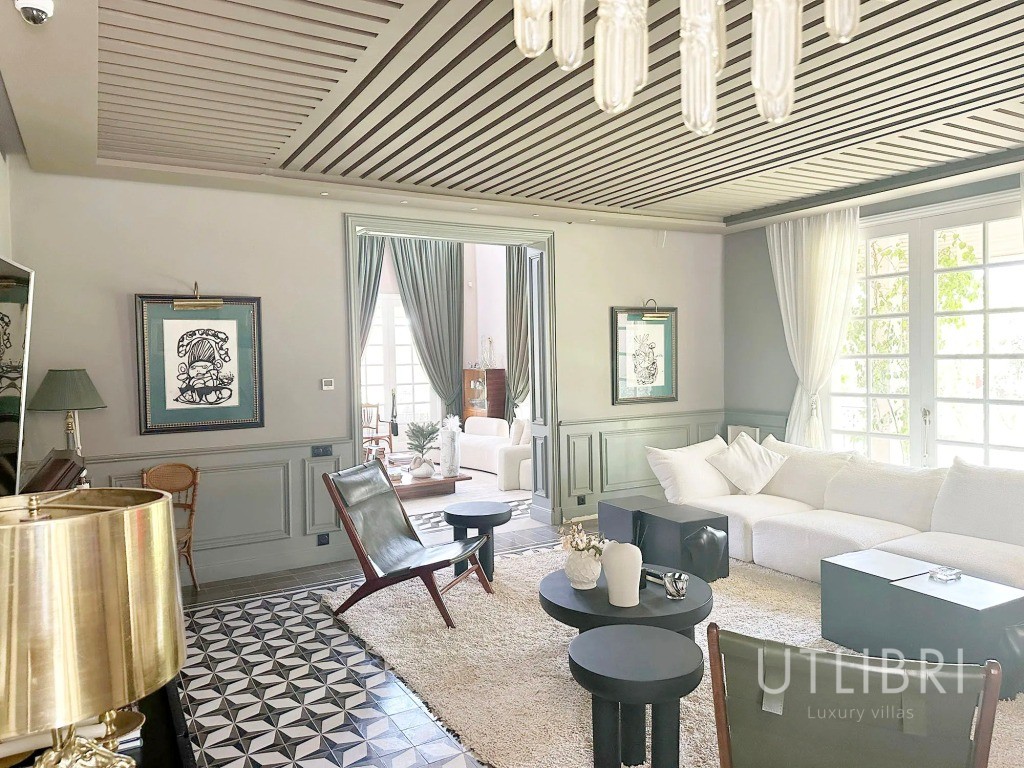 Extraordinary villa, Royal Palm and around