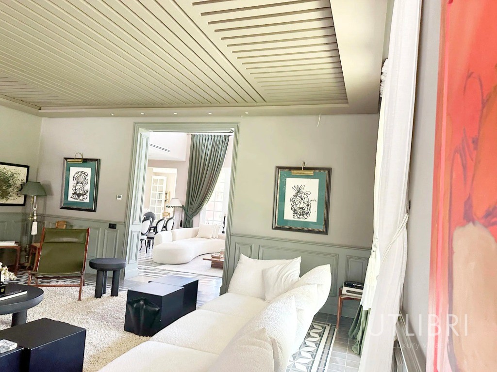 Extraordinary villa, Royal Palm and around