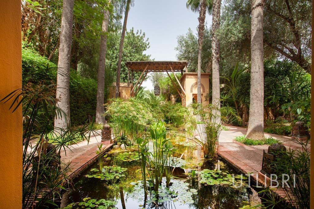 Extraordinary villa, Amelkis Golf