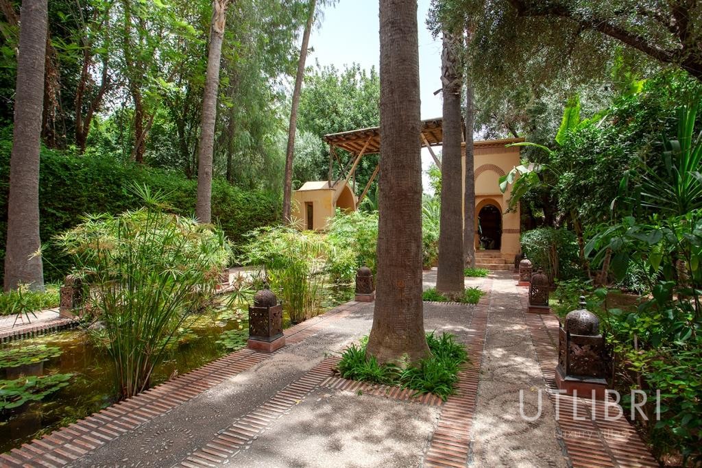 Extraordinary villa, Amelkis Golf