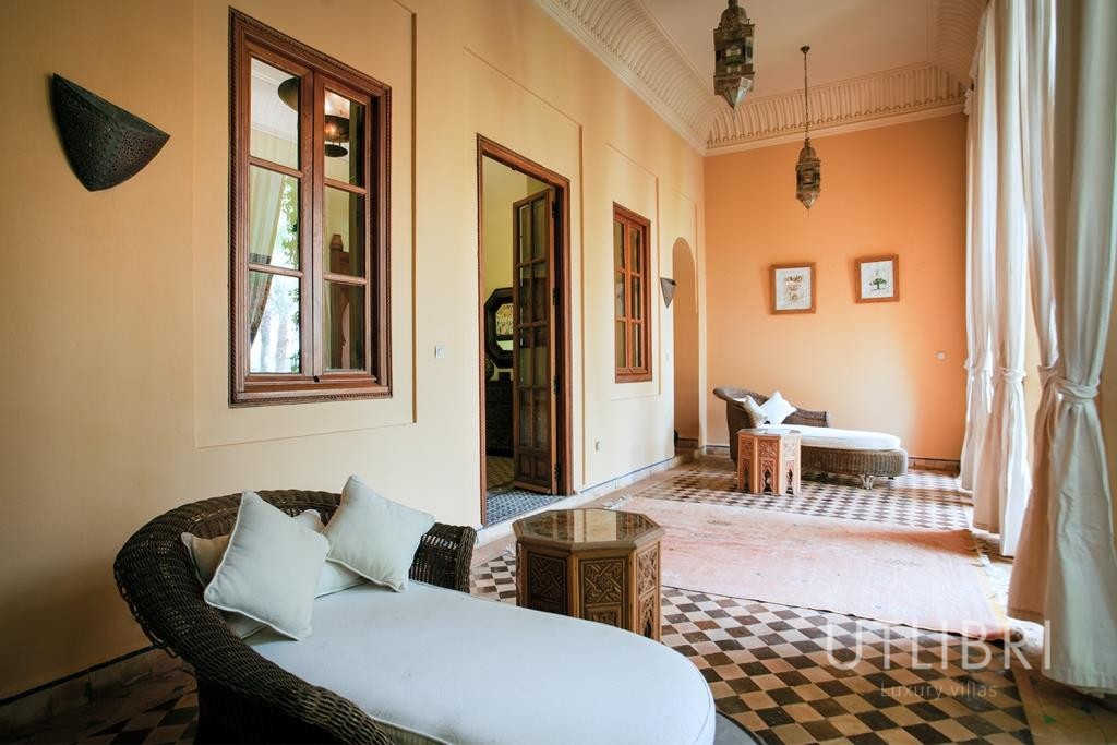 Extraordinary villa, Amelkis Golf