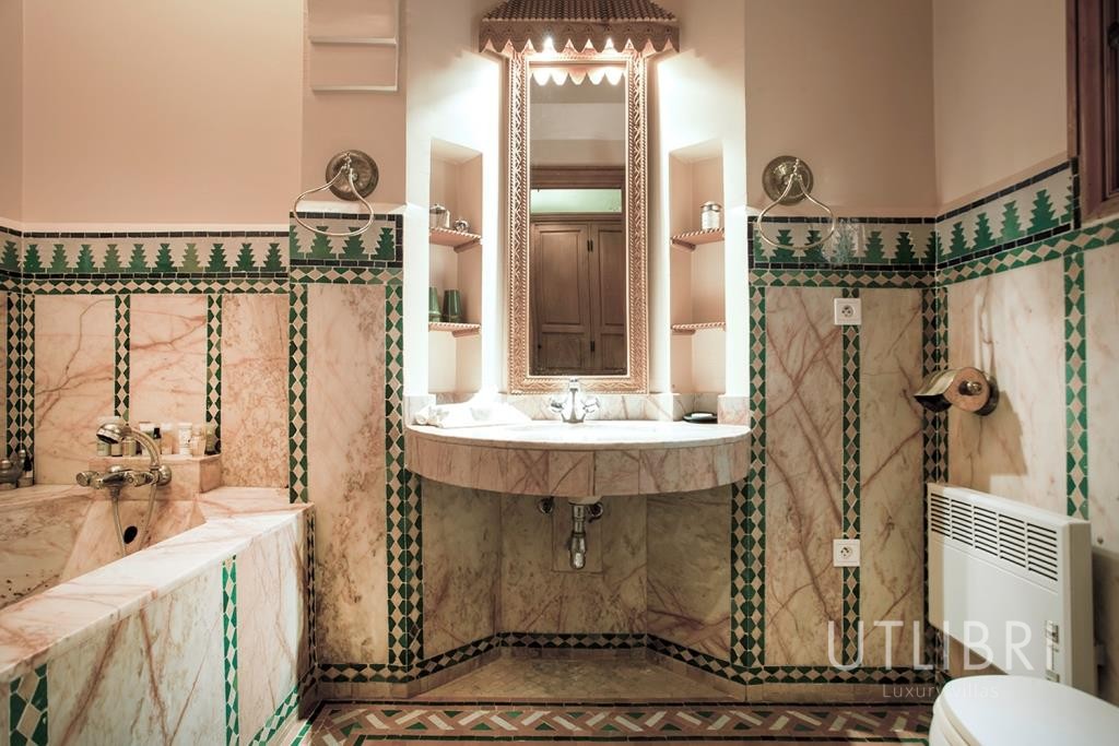 Extraordinary villa, Amelkis Golf