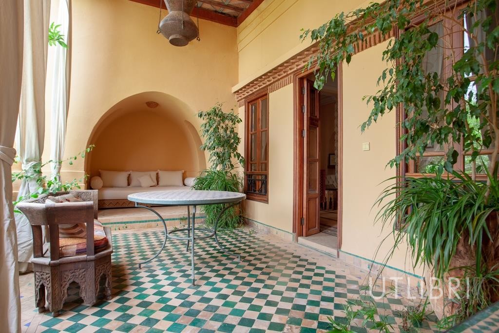 Extraordinary villa, Amelkis Golf