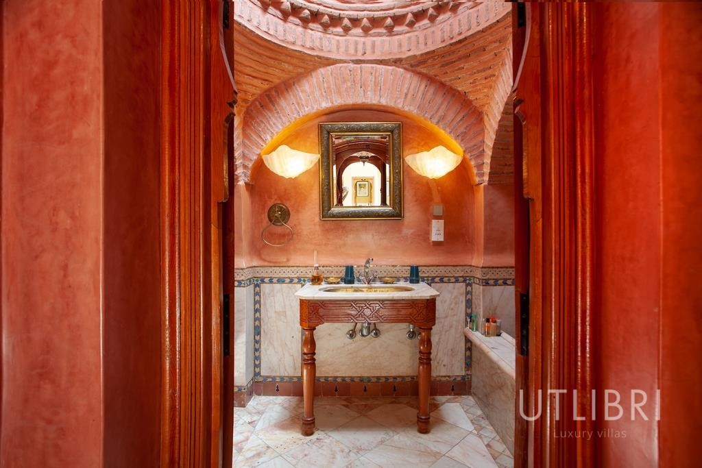 Extraordinary villa, Amelkis Golf