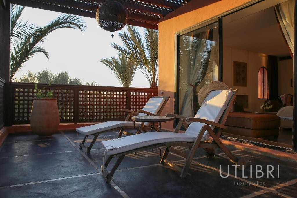 Extraordinary villa, Royal Palm and around