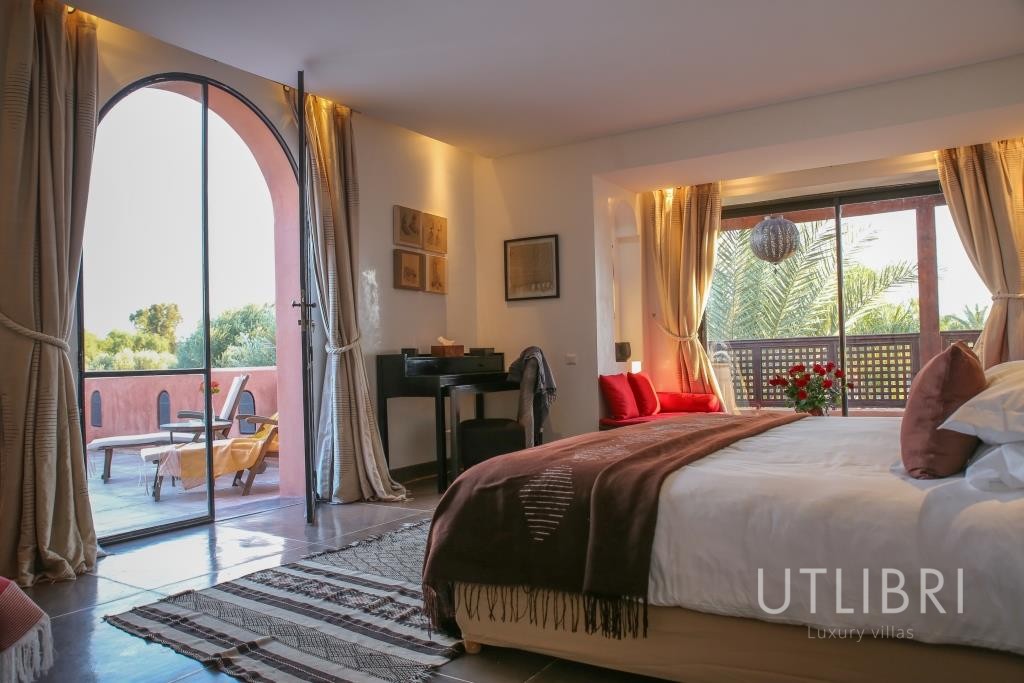 Extraordinary villa, Royal Palm and around