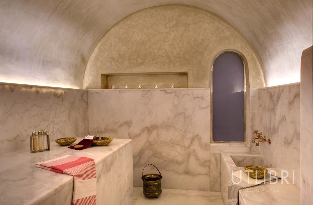 Extraordinary villa, Royal Palm and around