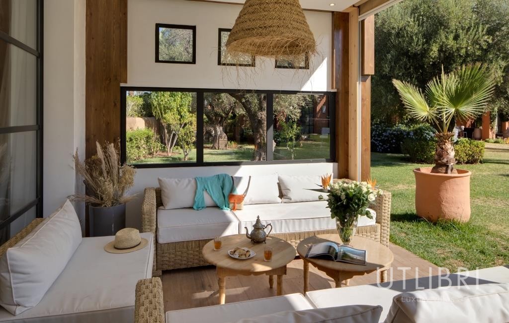 Extraordinary villa, Royal Palm and around