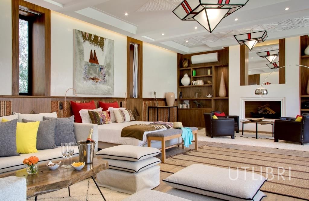 Extraordinary villa, Royal Palm and around