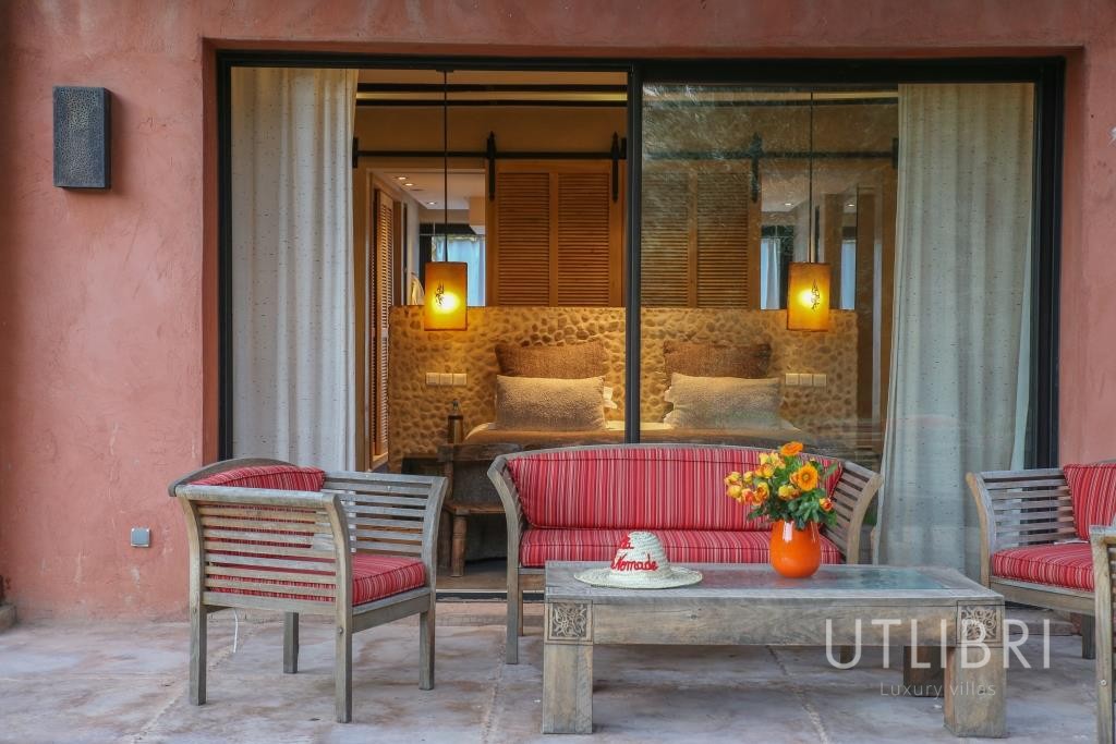 Extraordinary villa, Royal Palm and around