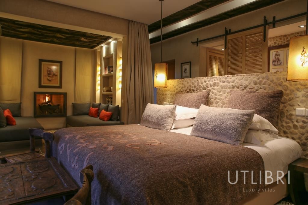 Extraordinary villa, Royal Palm and around