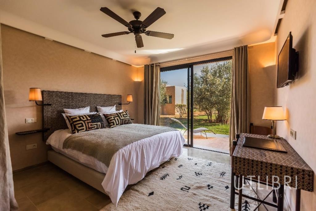 Extraordinary villa, Royal Palm and around