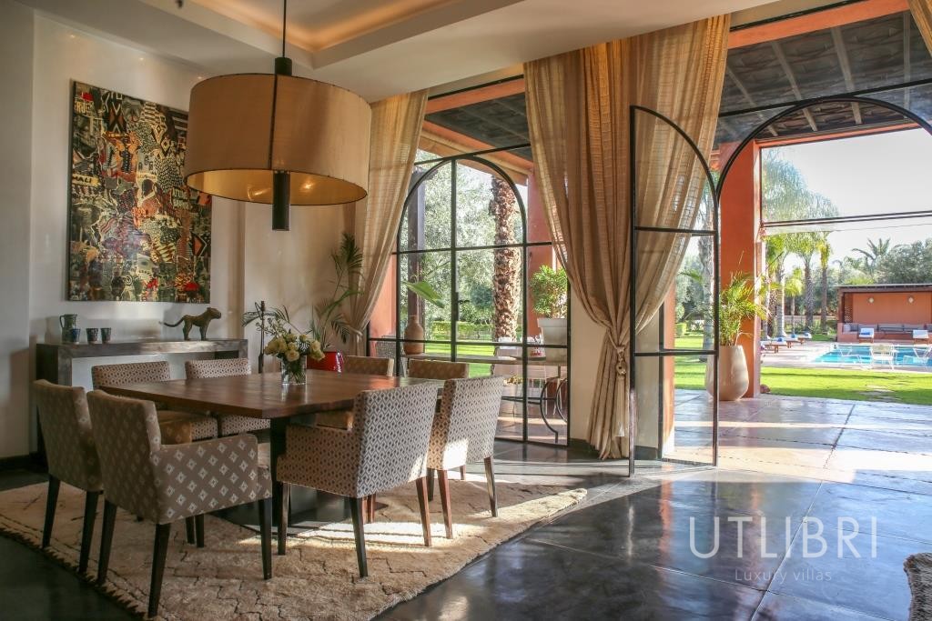 Extraordinary villa, Royal Palm and around