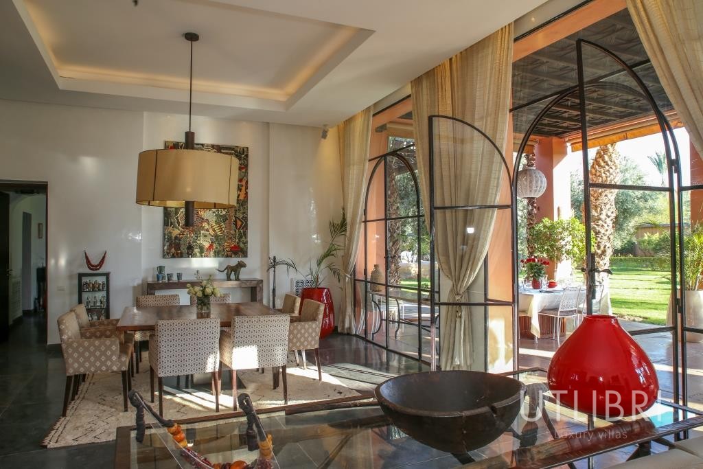 Extraordinary villa, Royal Palm and around