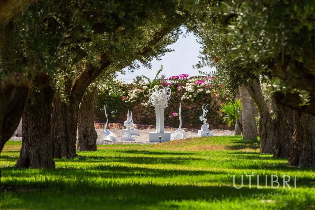 Extraordinary villa, Royal Palm and around