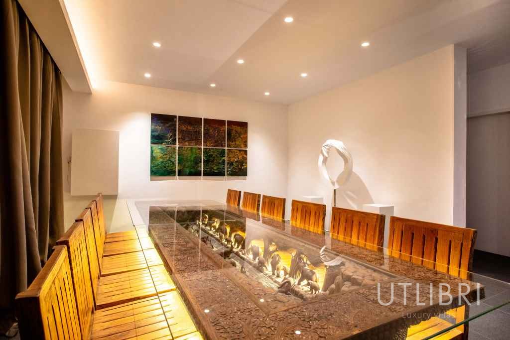 Extraordinary villa, Royal Palm and around