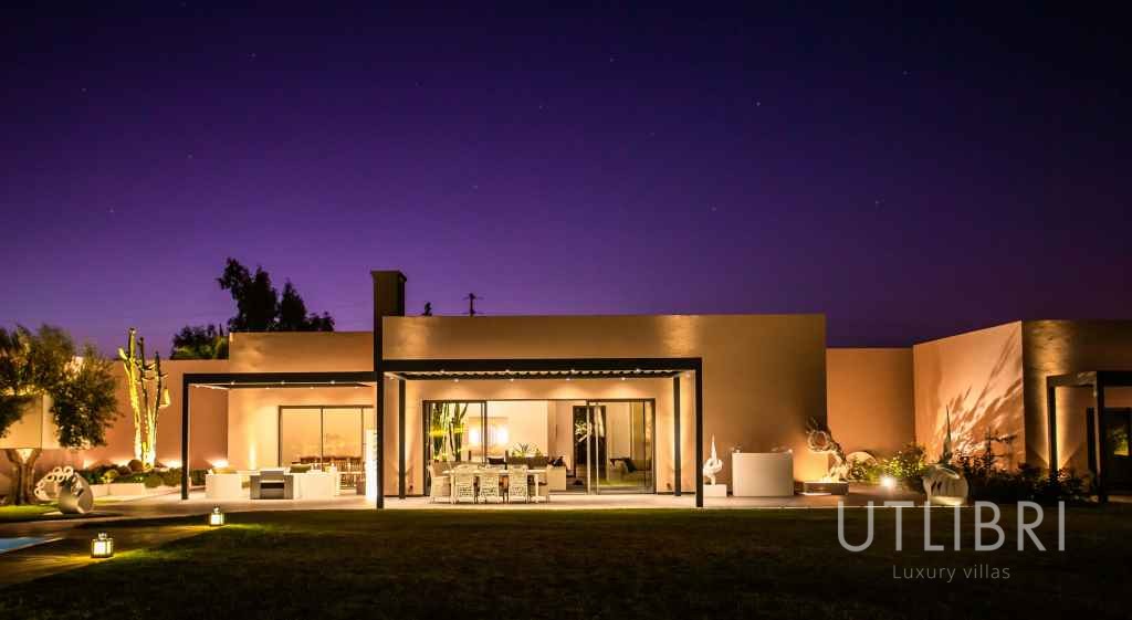 Extraordinary villa, Royal Palm and around