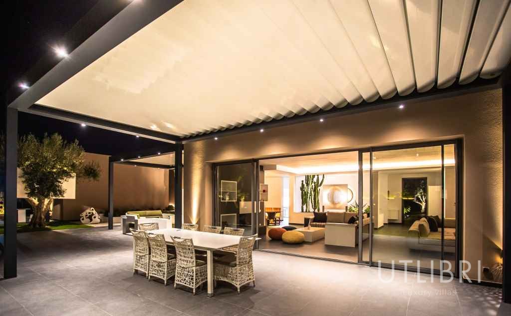 Extraordinary villa, Royal Palm and around
