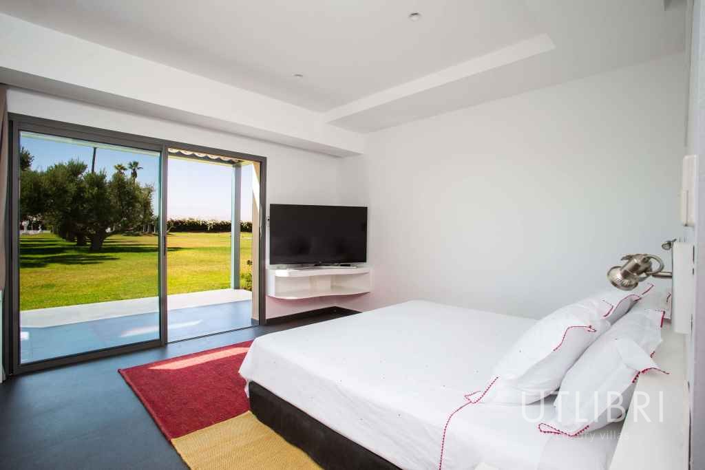Extraordinary villa, Royal Palm and around