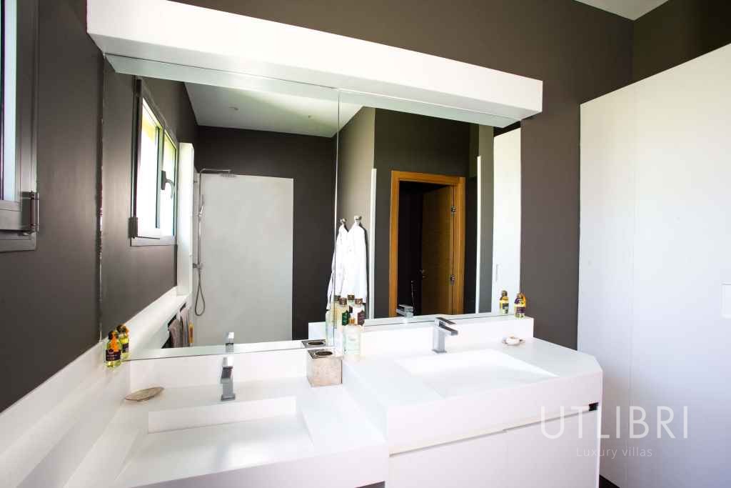 Extraordinary villa, Royal Palm and around