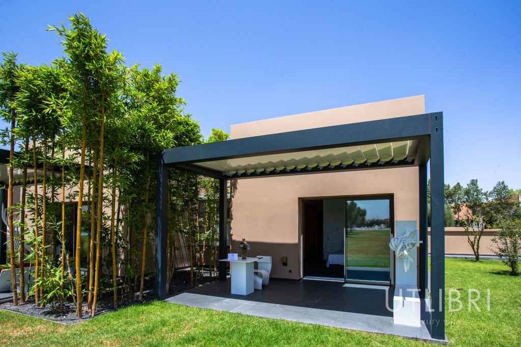 Extraordinary villa, Royal Palm and around