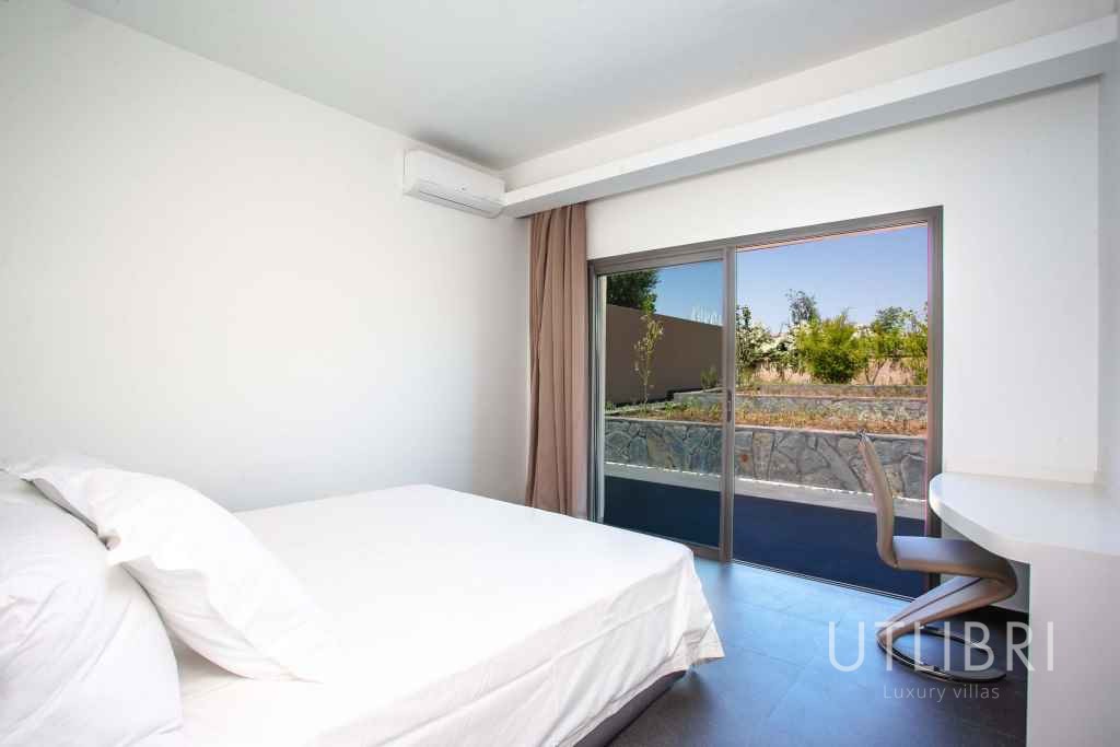 Extraordinary villa, Royal Palm and around