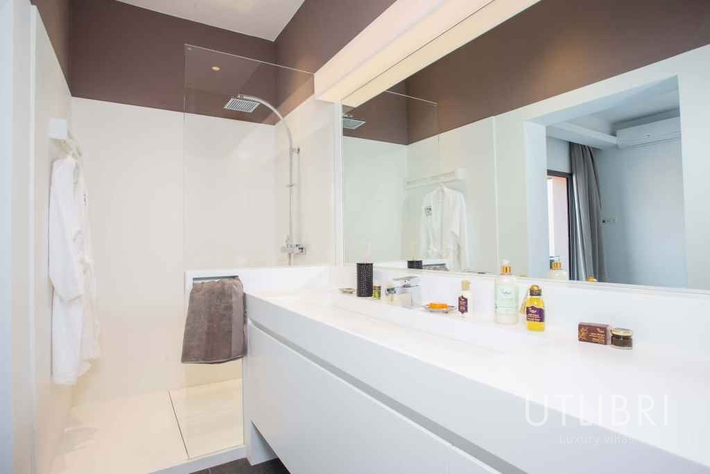 Extraordinary villa, Royal Palm and around