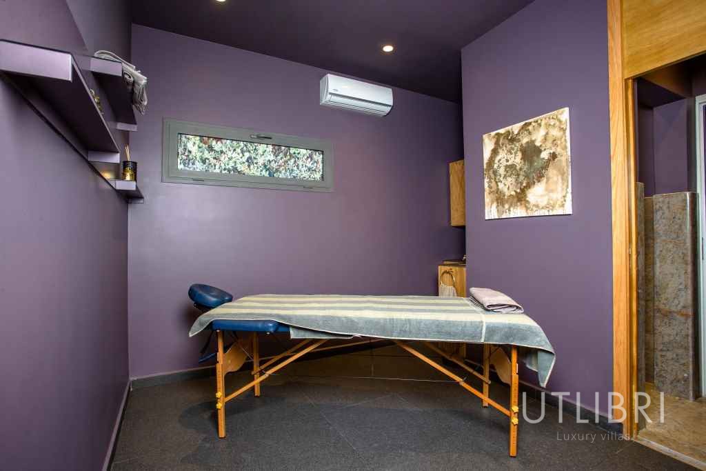 Extraordinary villa, Royal Palm and around