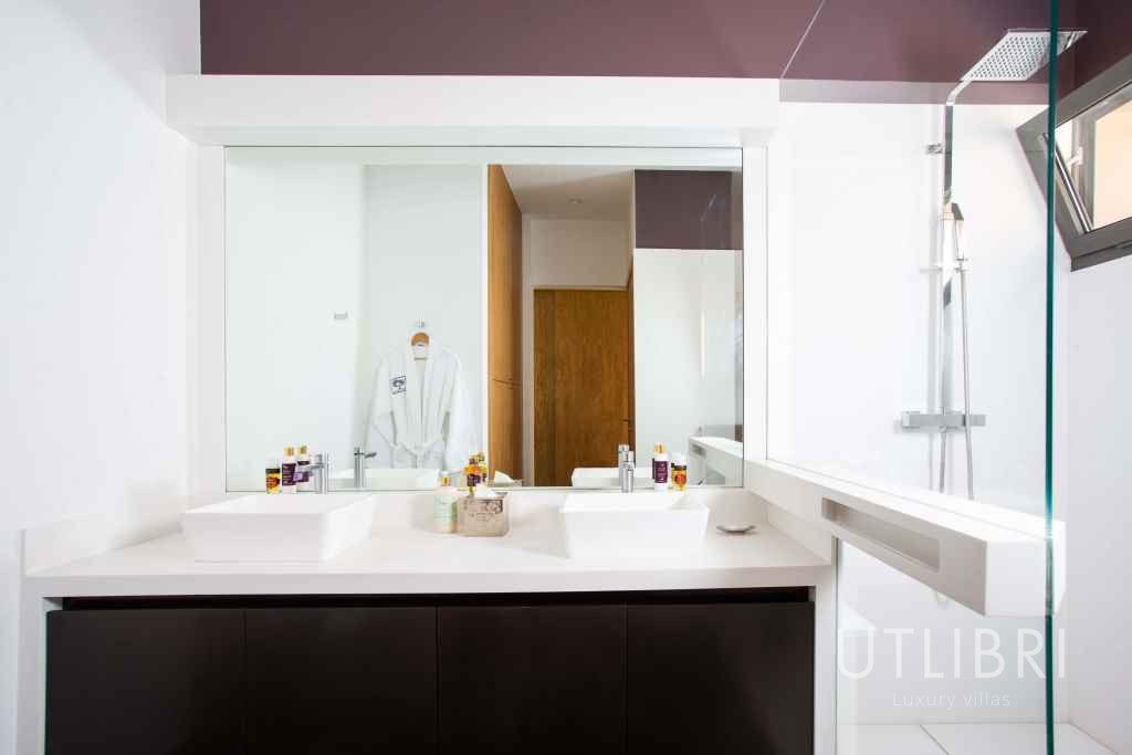 Extraordinary villa, Royal Palm and around