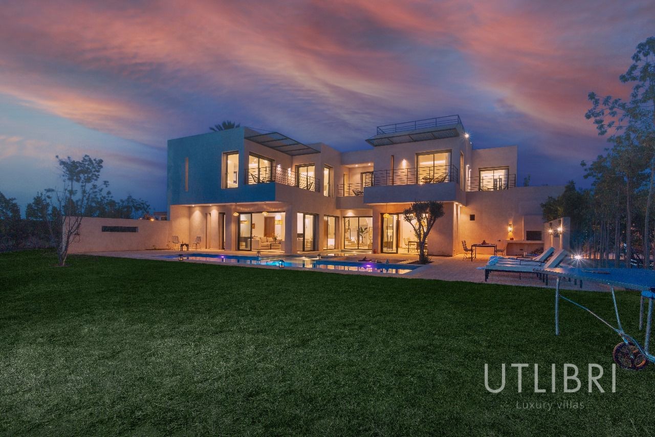 Extraordinary villa, Near Amelkis Golf 